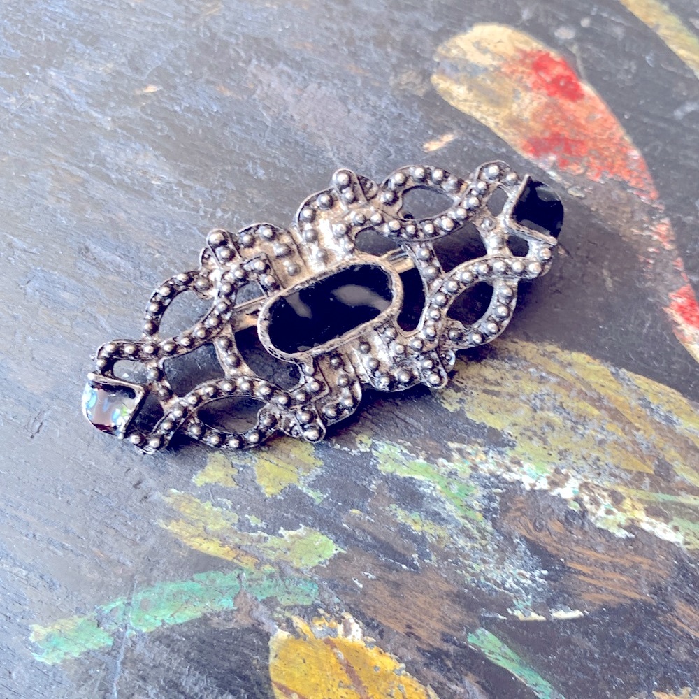 Lovely Vintage Brooch. Black Enamel on Silver🖤🤍🖤